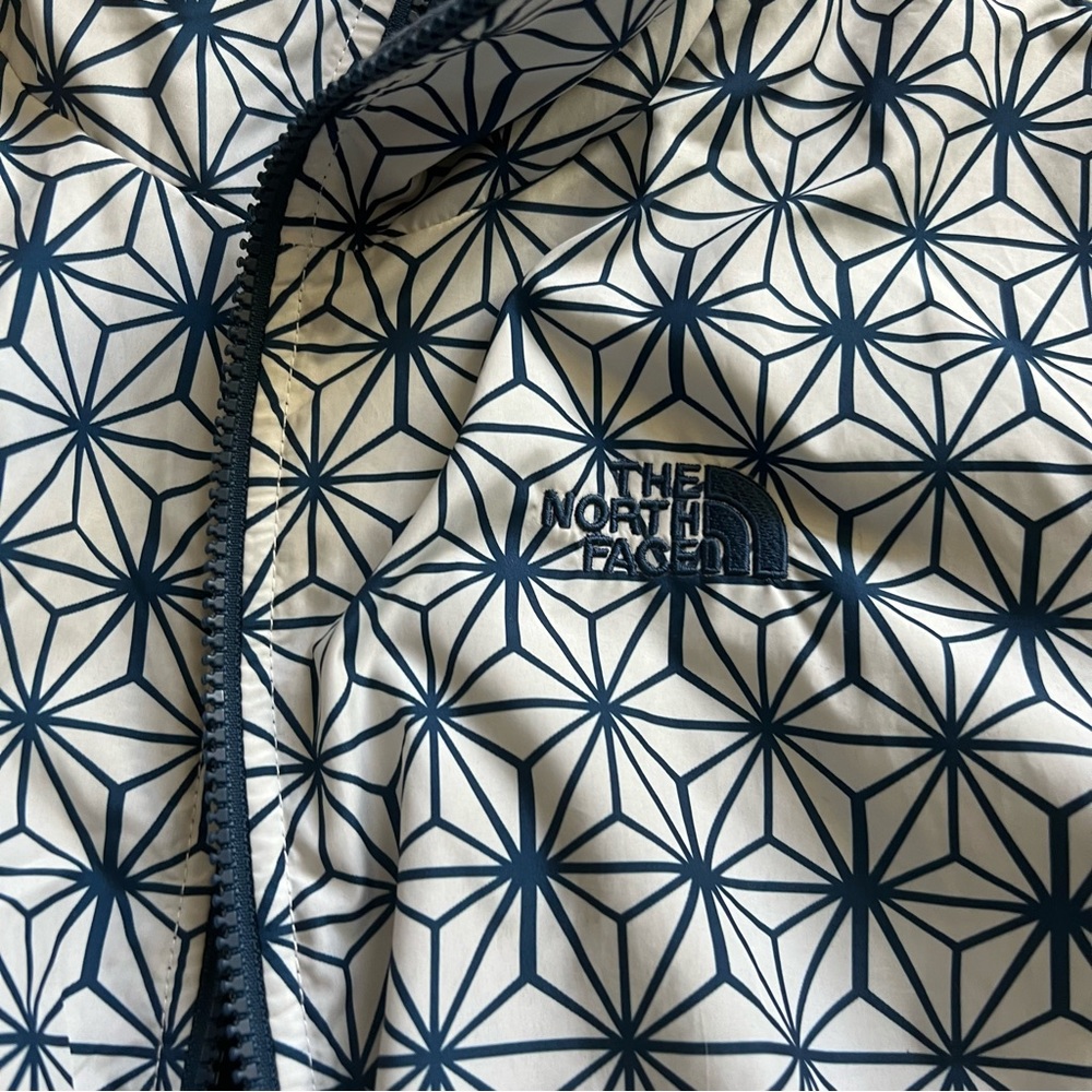 North face jacket - Picture 3 of 4